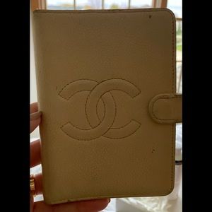 CHANEL caviar agenda